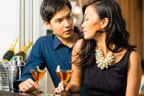 Giám đốc xây dựng và cuộc chạm mặt choáng váng với vợ trẻ trong khách sạn