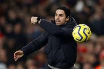 Vật bất ly thân của HLV Arsenal Mikel Arteta
