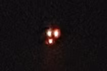 Vật thể lạ giống UFO ba đèn sáng "oanh tạc" bầu trời Canada