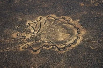 Kỳ dị những cánh diều sa mạc đầy bí ẩn