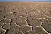 Vẻ đẹp tiềm ẩn của sa mạc muối lớn nhất thế giới 