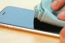 Covid-19: Những lầm tưởng khi diệt khuẩn cho điện thoại