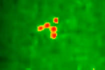 Vật thể nghi UFO lọt camera hồng ngoại của nhiếp ảnh gia