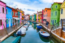 Độc đáo 10 địa điểm “màu mè” nhất thế giới