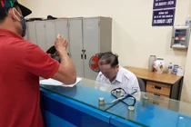 Bến xe Giáp Bát còn thờ ơ kiểm soát y tế chống dịch Covid-19