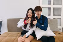 ViruSs khoe ảnh thân thiết “hot girl bắp cần bơ”, fan gọi tên Ngân Sát Thủ