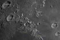 Xôn xao cụm hố núi lửa quái đản trên Mặt trăng