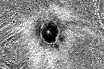 Tìm thấy cấu trúc kỳ dị trên Mặt trăng Mộc tinh