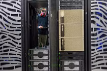 Cận cảnh siêu máy tính đầu tiên tại Việt Nam được Vingroup đầu tư 