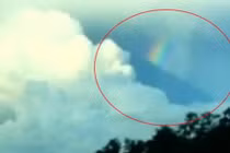 Sửng sốt hiện tượng lạ chặn ngang cầu vồng