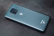 Cận cảnh Smartphone 5G đầu tiên của Việt Nam