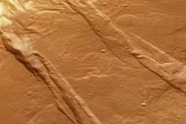 Kỳ lạ những vết lằn địa chất hình lụa trên sao Hỏa 