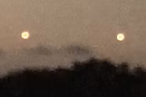 Nhân chứng kể về lần giáp mặt 2 UFO cầu lửa khổng lồ