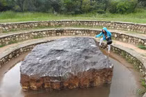 Bí mật về 6 thiên thạch siêu to khổng lồ từng "tấn công" Trái Đất