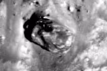 Tìm thấy vật thể nghi UFO dài từ 40m-60m trên Mặt trăng