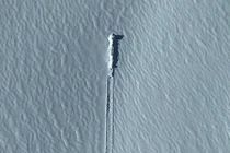 Xôn xao ảnh nghi xác UFO bị đánh rơi từ Google Earth 