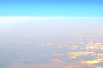 Bất ngờ với hình ảnh mây dạ quang khoe sắc 