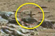 Sửng sốt tái phát hiện hình cây Thánh Giá trên sao Hỏa