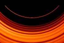 Các lỗ đen “níu giữ” thiên hà chủ bằng điều cực bất ngờ