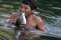 Khám phá cuộc sống của con người nơi hoang dã ở Myanmar