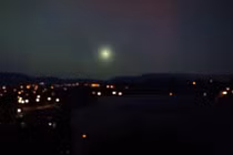 Sửng sốt bóng sáng kỳ lạ như UFO trên bầu trời Australia