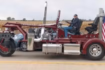 Chiếc moto lớn nhất thế giới nặng 5 tấn, to hơn cả một chiếc SUV