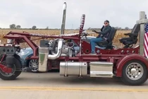 Chiếc moto lớn nhất thế giới nặng 5 tấn, to hơn cả một chiếc SUV