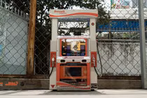 Độc đáo bộ máy tính giống hệt trạm xăng 