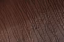 Tìm thấy nhiều vết lằn cát tựa rắn bò trên sao Hỏa