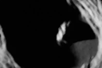 Phát hiện cấu trúc tháp lạ giữa miệng núi lửa sao Thủy