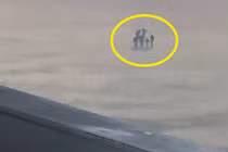 Vật thể lạ như người ngoài hành tinh trên tầng mây