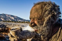 Kinh hoàng “quái nhân” hàng chục năm không tắm