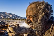 Kinh hoàng “quái nhân” hàng chục năm không tắm