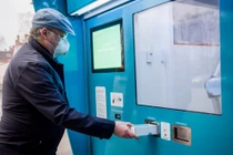 Cận cảnh trạm kiểm tra COVID-19 tự động đầu tiên thế giới 