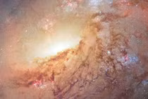 Bất ngờ với vẻ đẹp mĩ miều của thiên hà M106