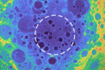 Sửng sốt tìm thấy kim loại trên cực Nam Mặt trăng