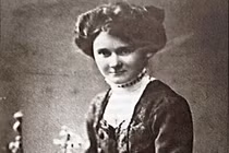 Cuộc đời bình lặng, khép kín về em gái của Hitler 