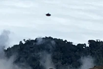 Liệu UFO hình đĩa tung hoành trên núi lửa Costa Rica?