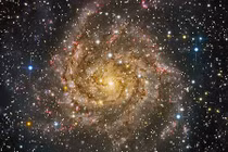 Phát hiện thiên hà đẹp mĩ miều “núp” trong Dải Ngân hà