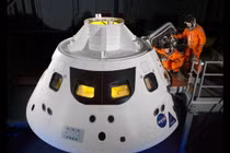 Ảnh đẹp cận cảnh tàu vũ trụ không gian Orion (1) 