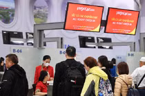 Giá vé máy bay đắt đỏ kéo dài đến nay vẫn chưa hạ nhiệt