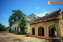 Độc đáo ngôi chùa cổ lai thánh đường Công giáo ở VN