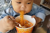 Những lưu ý cơ bản mà người “nghiện” mỳ ăn liền cần ghi nhớ