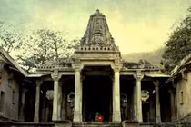 Rợn người những ngôi nhà ma ám đáng sợ nhất TG dịp Halloween