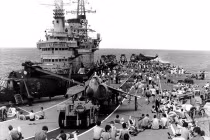 50 hình ảnh lịch sử về hải chiến Anh - Argentina 1982 (1)