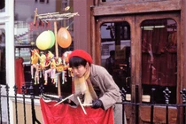 Loạt ảnh đầy bất ngờ về đường phố London thập niên 1980 (1)