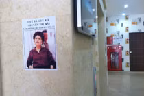 Sốc vì bị dán ảnh "quý bà gây rối" tại nhà D2 Giảng Võ