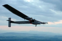 Kỳ diệu máy bay năng lượng mặt trời Solar Impulse 2