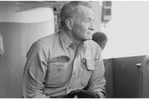 Cha và ông nội Thượng nghị sĩ John McCain “khủng” cỡ nào?