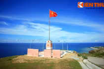 Lặng ngắm vẻ đẹp kỳ vĩ của cột cờ đảo Lý Sơn